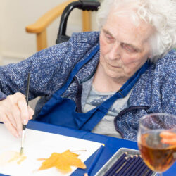 Painting an autumnal leaf