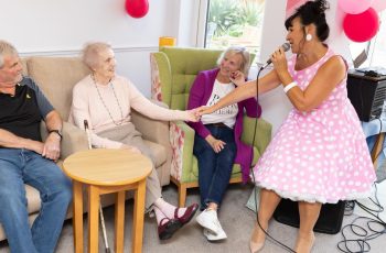 Connie Lee - amazing singer