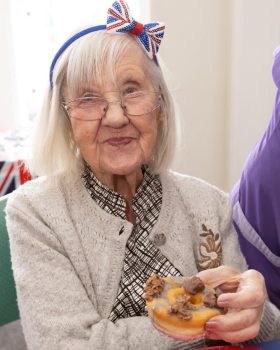resident remembering d day at friary care